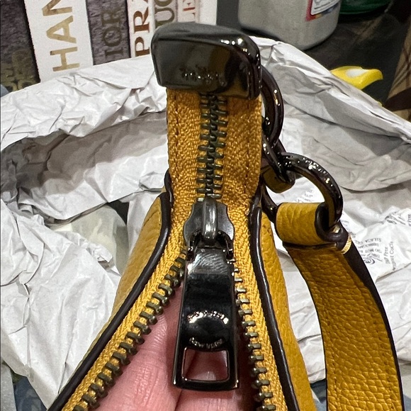 Coach Chelsea NWT Leather Shoulder Bag - Picture 11 of 12